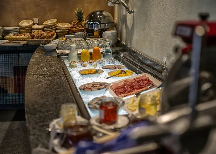 Hotel Carcani By Ketty & Tommy 3*